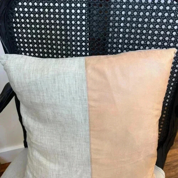 Decor Pillow Linen & Metallic Peachy Color - Picture 5 of 8